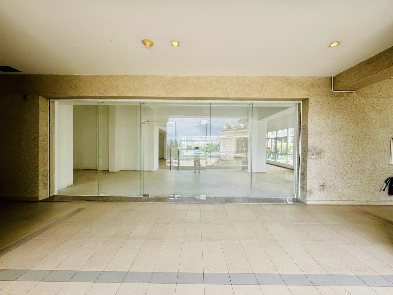 Cho thuê shophouse Riverside Residence Phú Mỹ Hưng, Quận 7 shop rộng có 2 mặt thoáng 2