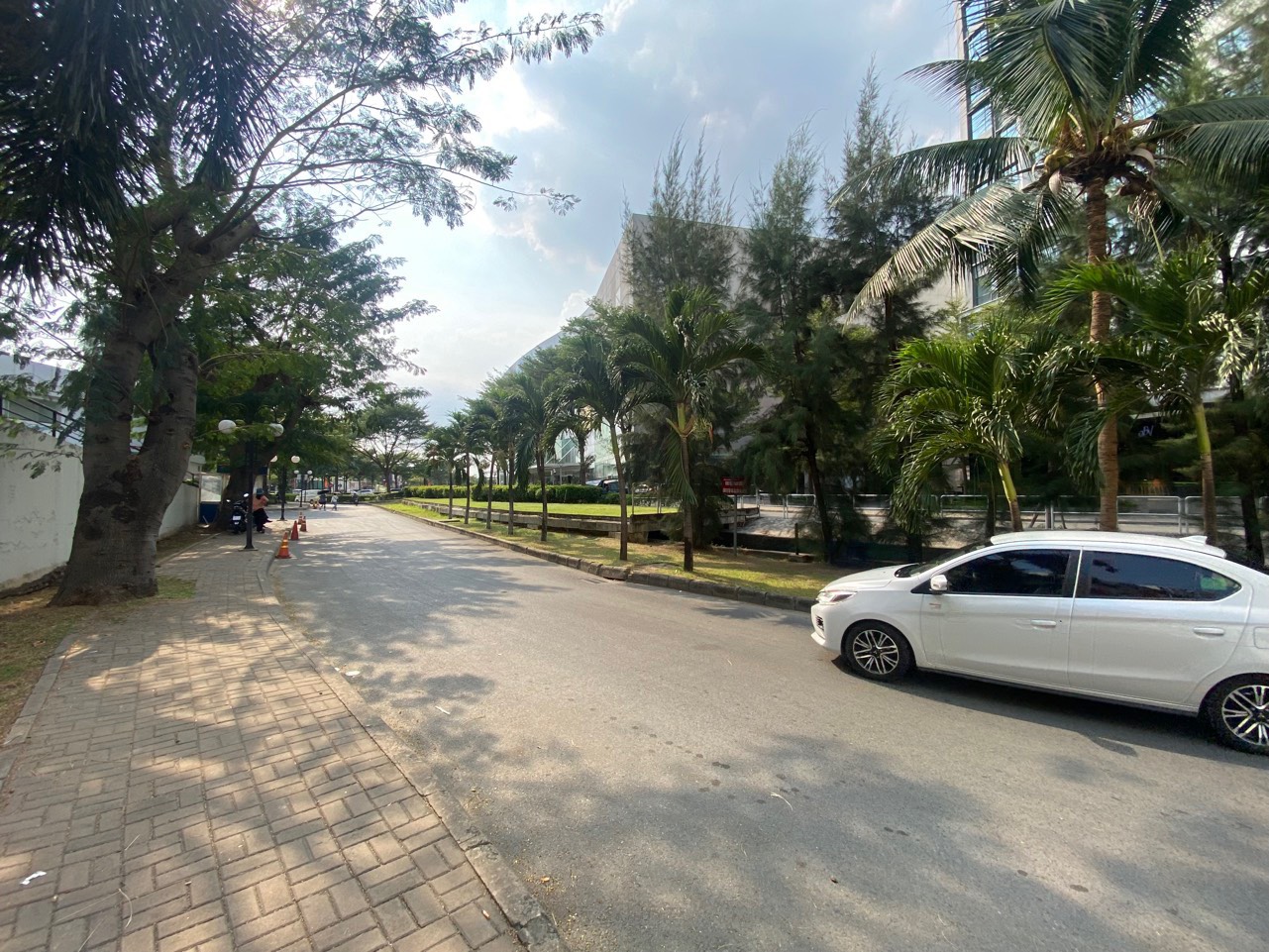 Bán hoặc cho thuê shop Sky Garden 2 Phú Mỹ Hưng, Quận 7 căn góc 3 mặt thoáng 4