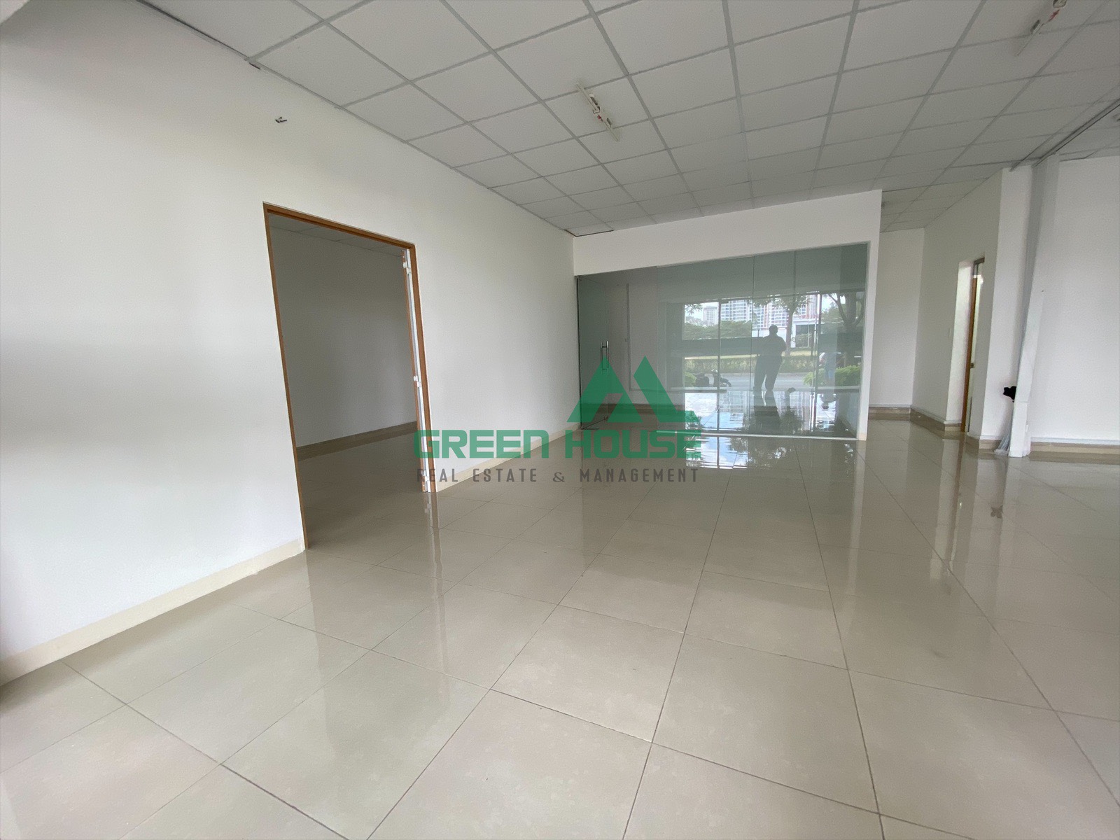 Shop for rent Star Hill Phu My Hung Big street 9