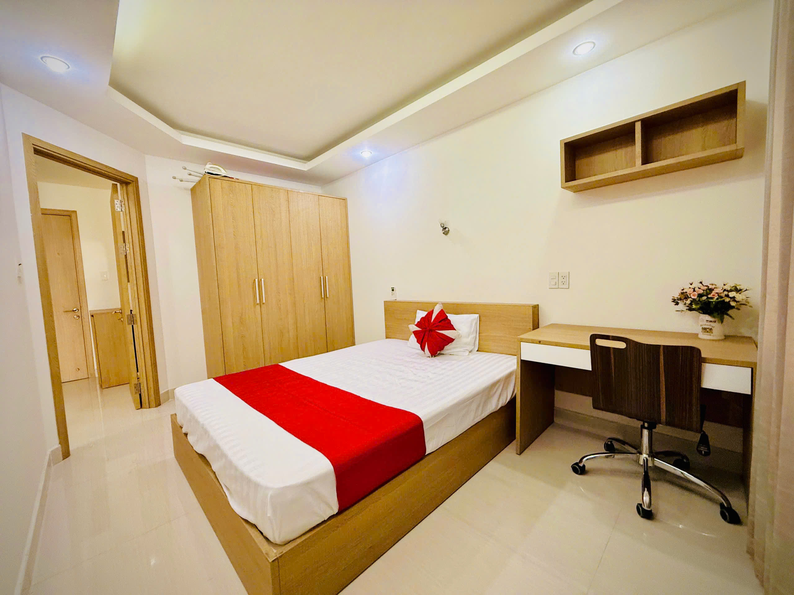 Cho thuê tòa nhà căn hộ dịch vụ Phú Mỹ Hưng, Quận 7 xây hầm thang máy+10 CHDV+2 văn phòng 5