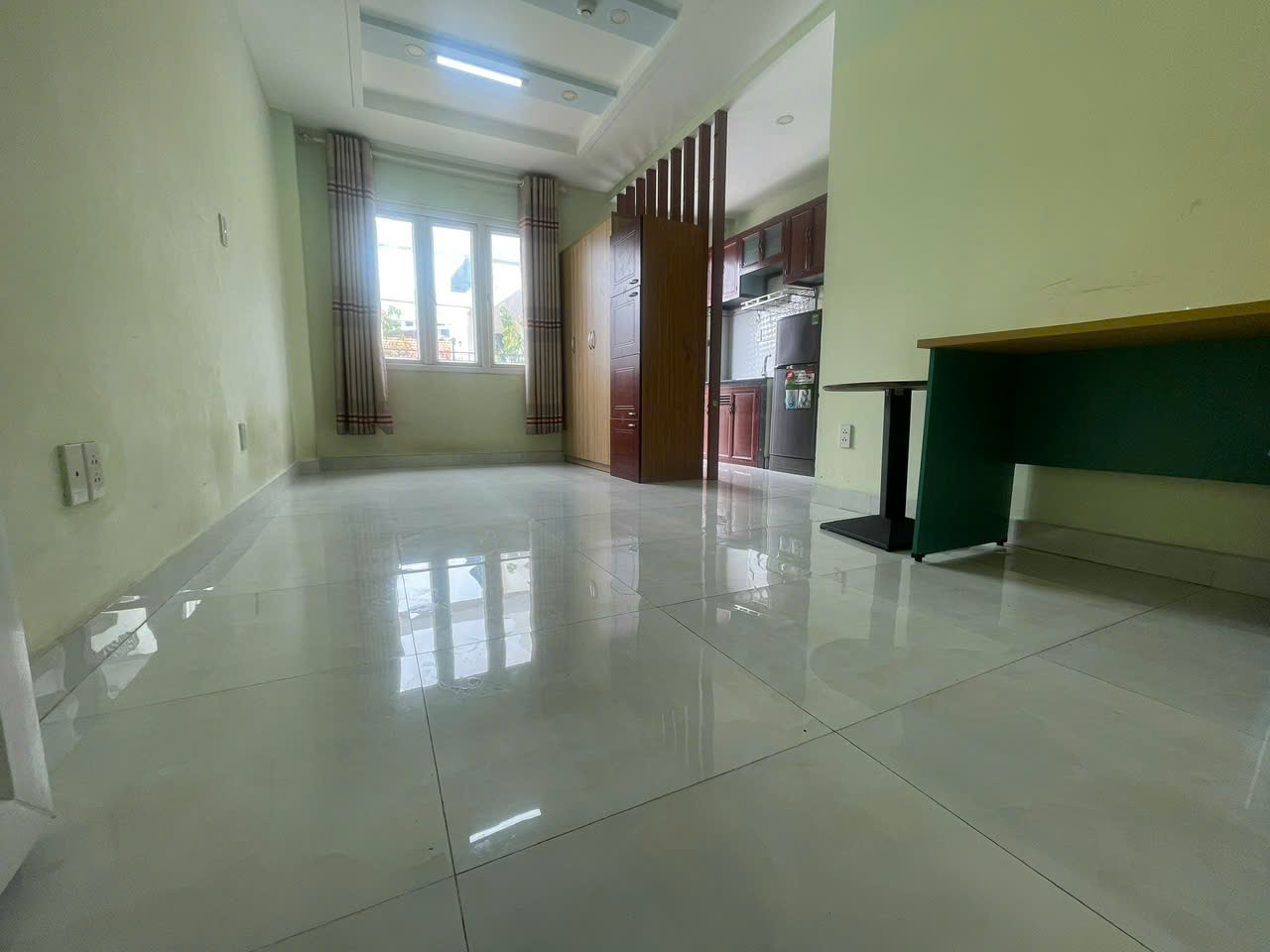 Bán tòa nhà căn hộ dịch vụ Ung Văn Khiêm, Bình Thạnh xây 7 tầng có 16 phòng cách đường D5 50m – 94m2 2