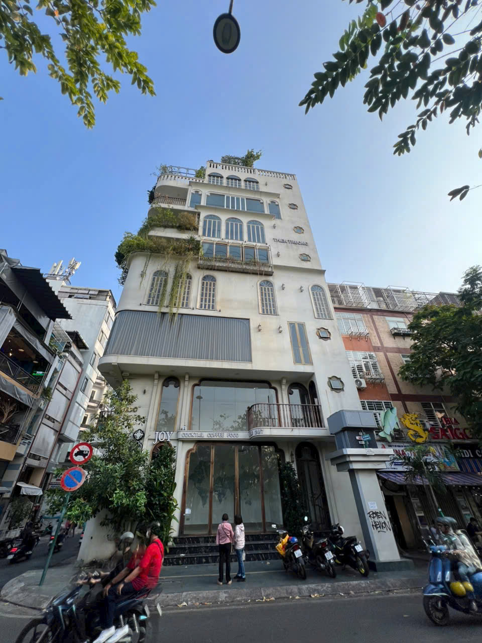 Cho thuê tòa nhà hai mặt tiền 211 Hoàng Sa, Phường Tân Định, Quận 1 xây 8 tầng có hầm – 550m2
