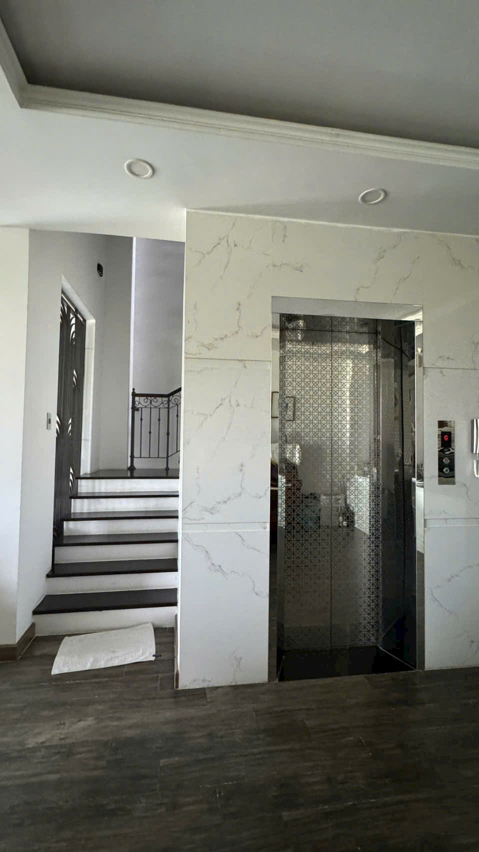 Bán tòa nhà KDC Sadeco Ven Sông, Phường Tân Phong Quận 7 xây 6 tầng có 7 phòng ngủ thang máy – 126m2 2