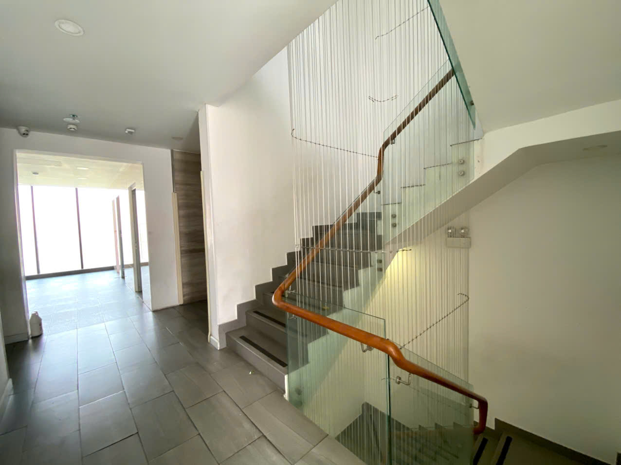 Cho thuê tòa nhà mặt tiền đường Tân Phú, Nam Thông Phú Mỹ Hưng, Quận 7 xây 8 tầng, thang máy – 324m2 18