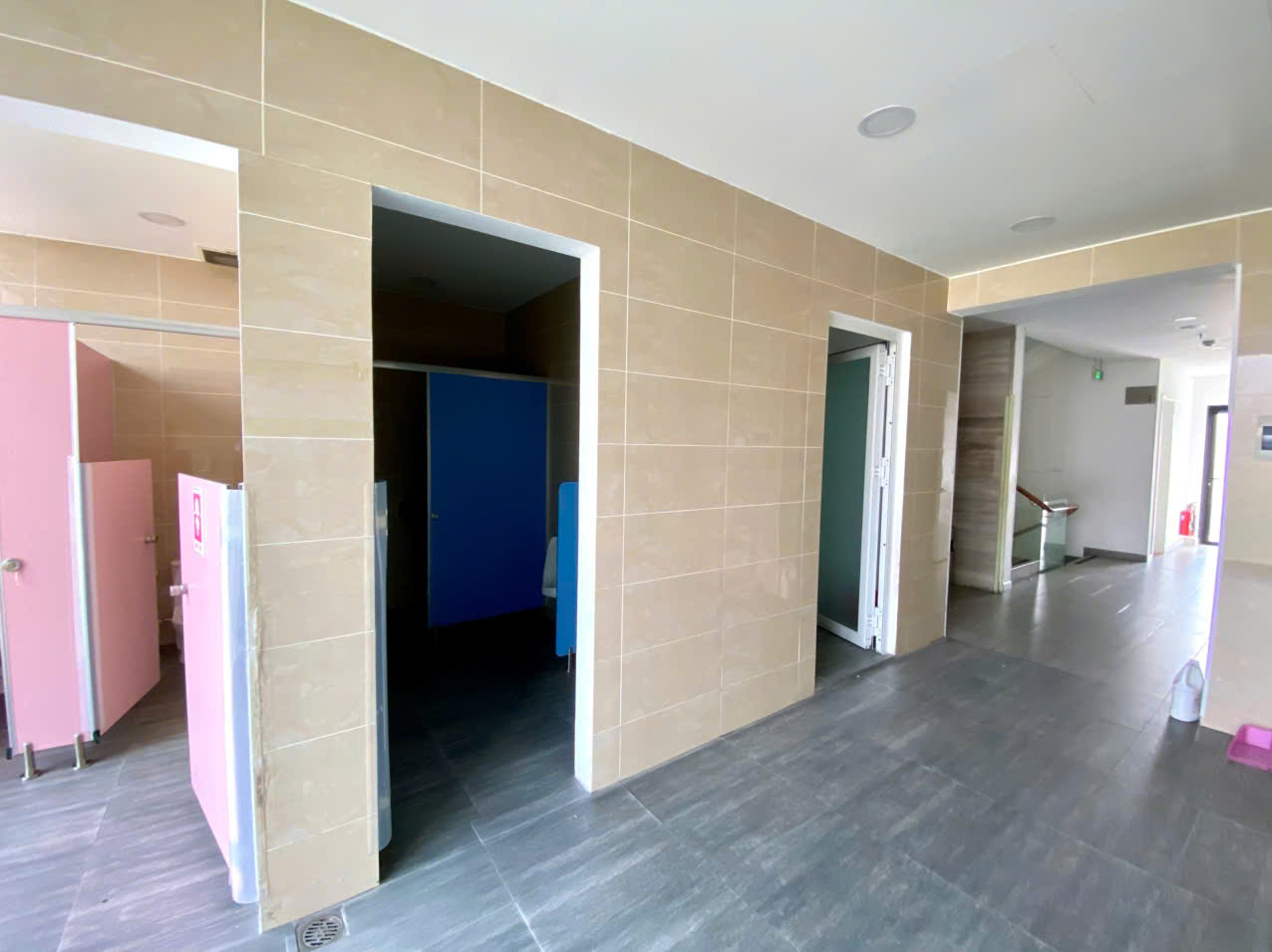 Cho thuê tòa nhà mặt tiền đường Tân Phú, Nam Thông Phú Mỹ Hưng, Quận 7 xây 8 tầng, thang máy – 324m2 15