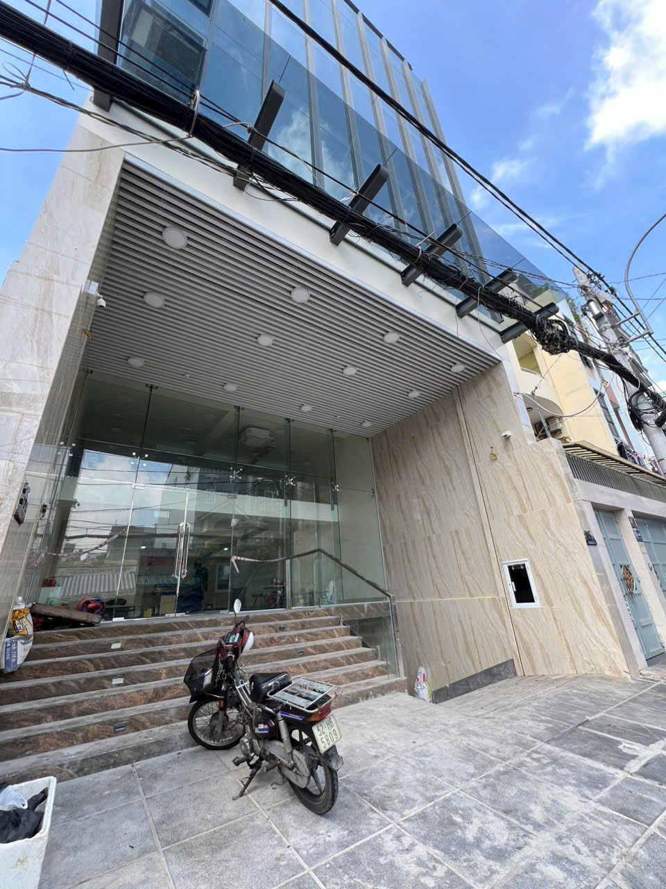 Cho thuê tòa nhà văn phòng đường số 15 Phường Tân Hưng, Quận 7 xây 7 tầng có hầm gần chợ – 144m2 5