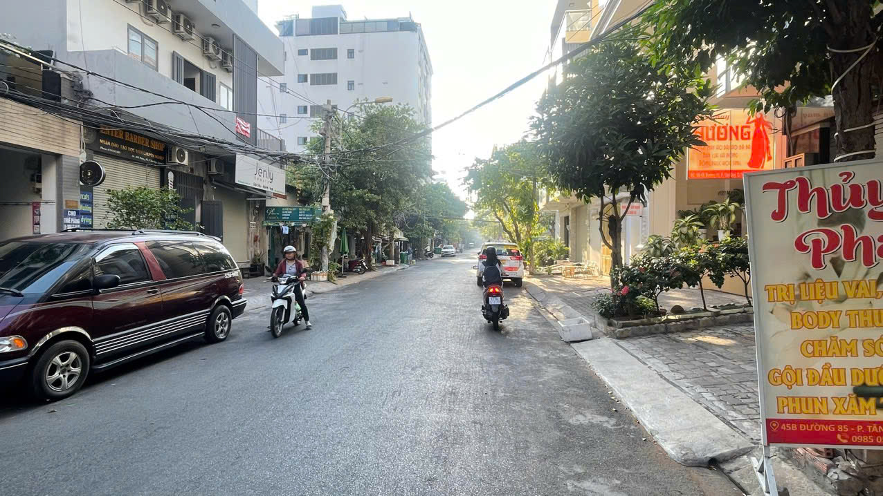 Bán tòa nhà văn phòng số 40 đường 85 Phường Tân Quy, Quận 7 có 8 tầng, thang máy, đang cho thuê 180  1