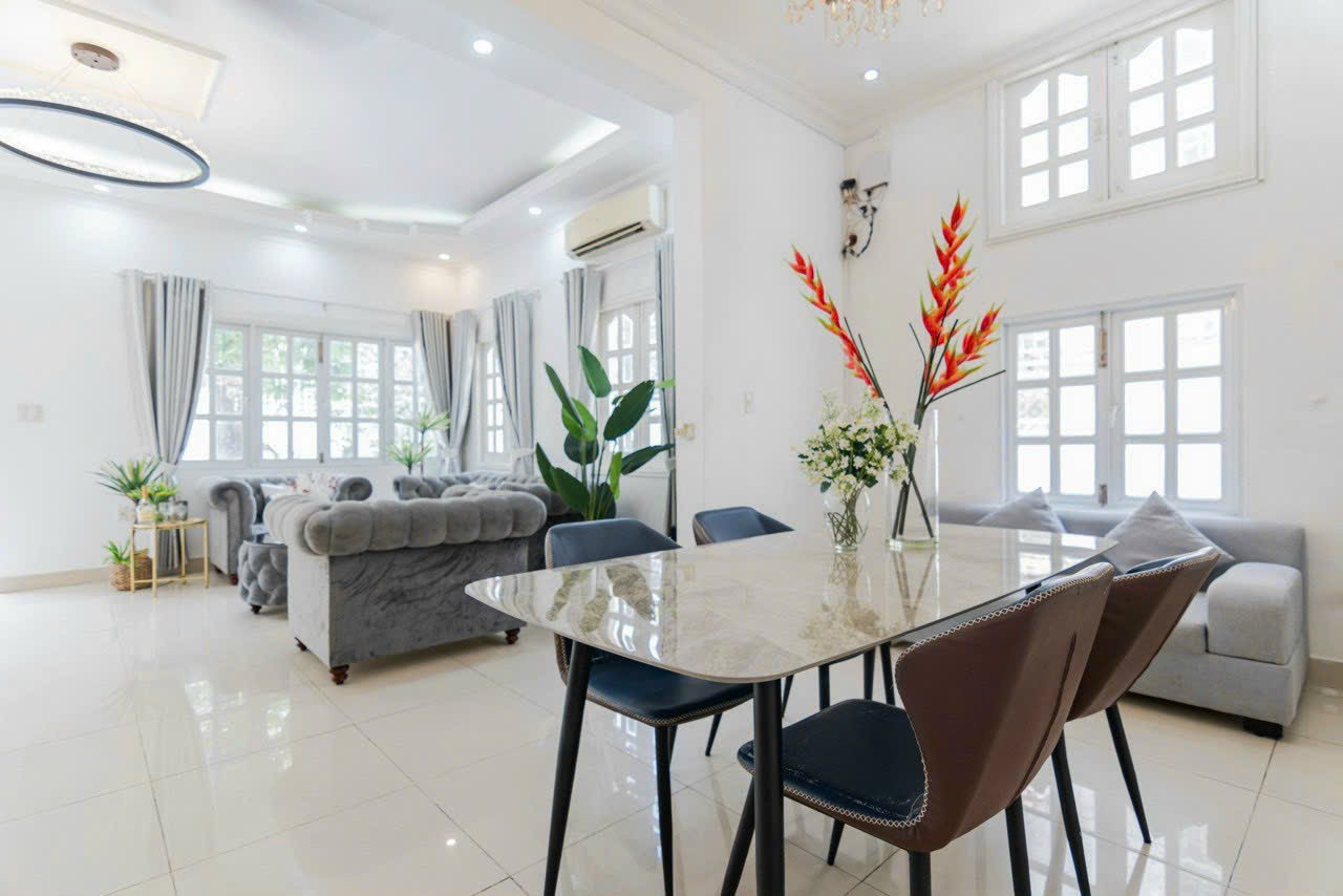 Cho thuê villa Quốc Hương, Thảo Điền, Quận 2 có 5 phòng ngủ, sân BBQ, hồ bơi riêng 5