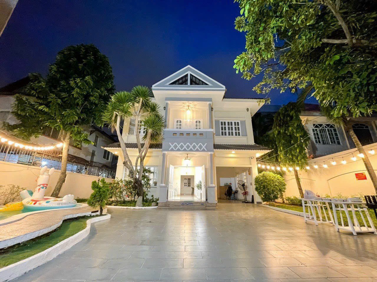 Cho thuê villa Quốc Hương, Thảo Điền, Quận 2 có 5 phòng ngủ, sân BBQ, hồ bơi riêng 3