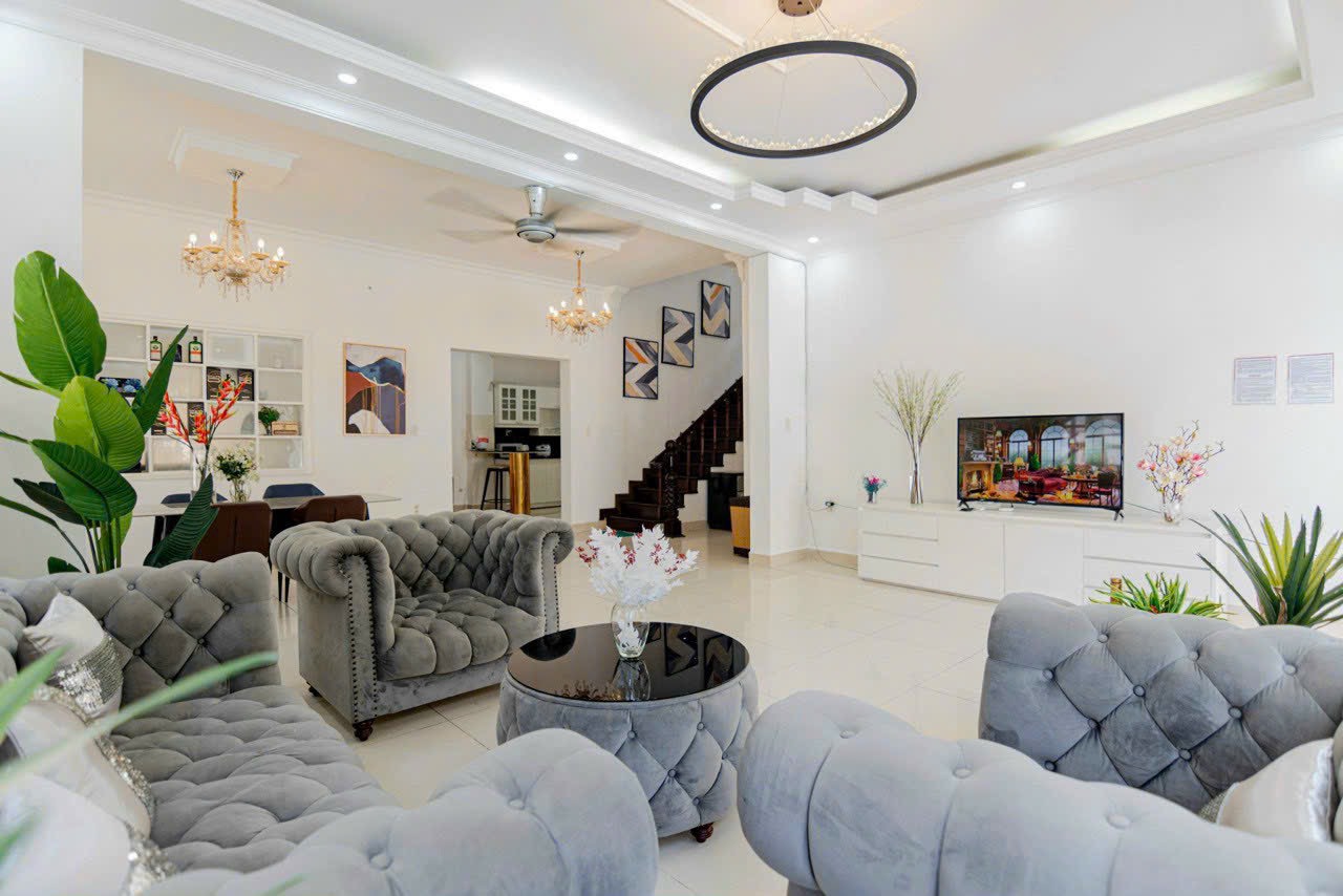 Cho thuê villa Quốc Hương, Thảo Điền, Quận 2 có 5 phòng ngủ, sân BBQ, hồ bơi riêng 2