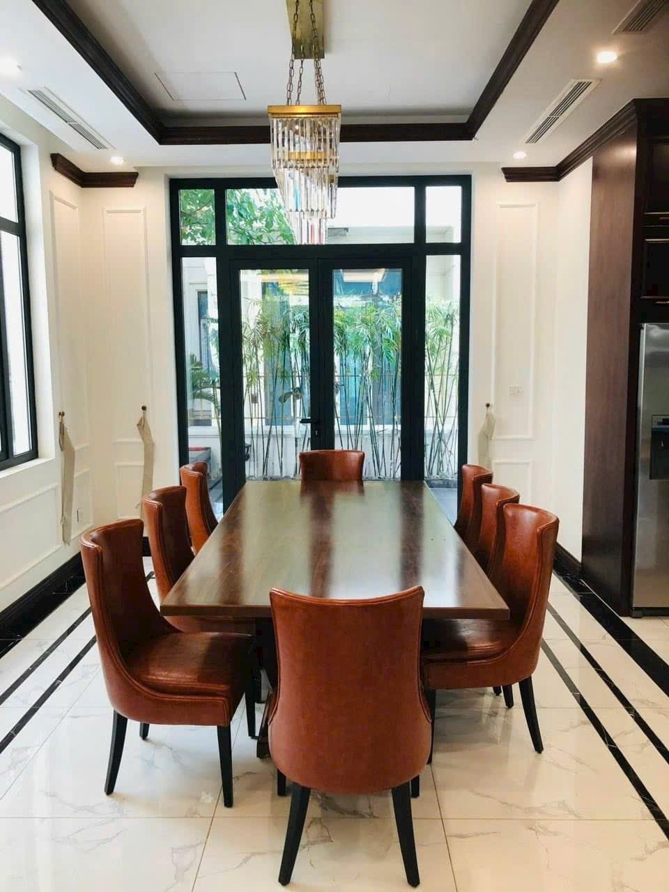 Cho thuê villa Vinhomes Ba Son, Quận 1 có 5 phòng ngủ, nội thất cao cấp, vị trí vàng 6