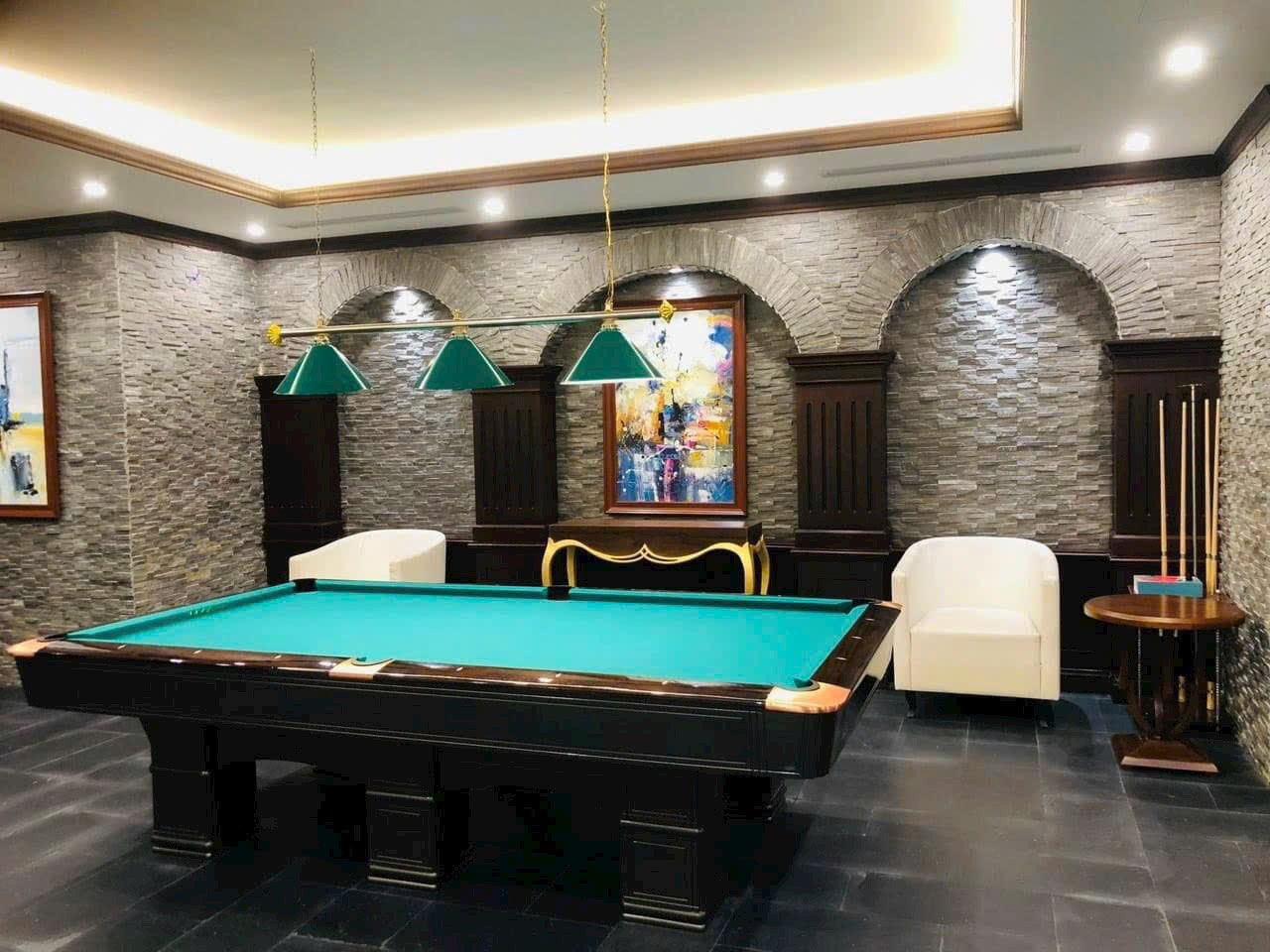 Cho thuê villa Vinhomes Ba Son, Quận 1 có 5 phòng ngủ, nội thất cao cấp, vị trí vàng 2