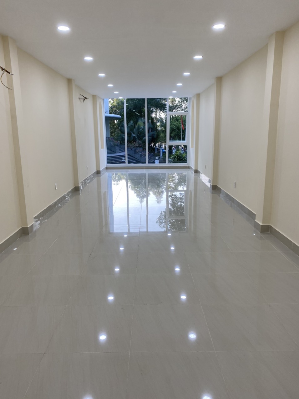 CHO THUÊ NHÀ MẶT TIỀN ĐƯỜNG 2 CHIỀU NGUYỄN ĐÌNH CHIỂU- PHƯỜNG ĐA KAO- QUẬN 1 1