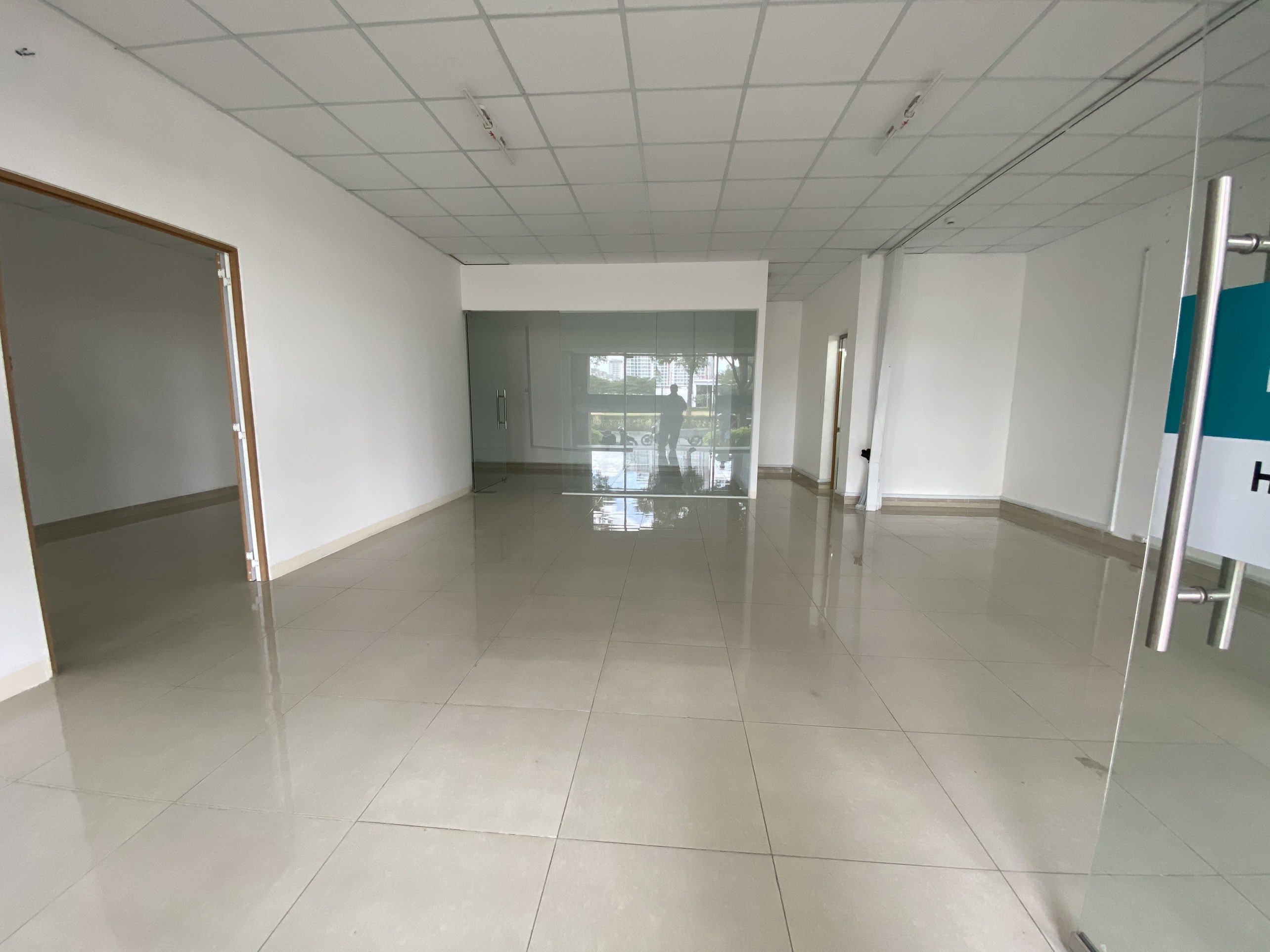 SHOPHOUSE STARHILL IN PHU MY HUNG FOR RENT- TAN PHU WARD- DISTRICT 7 4