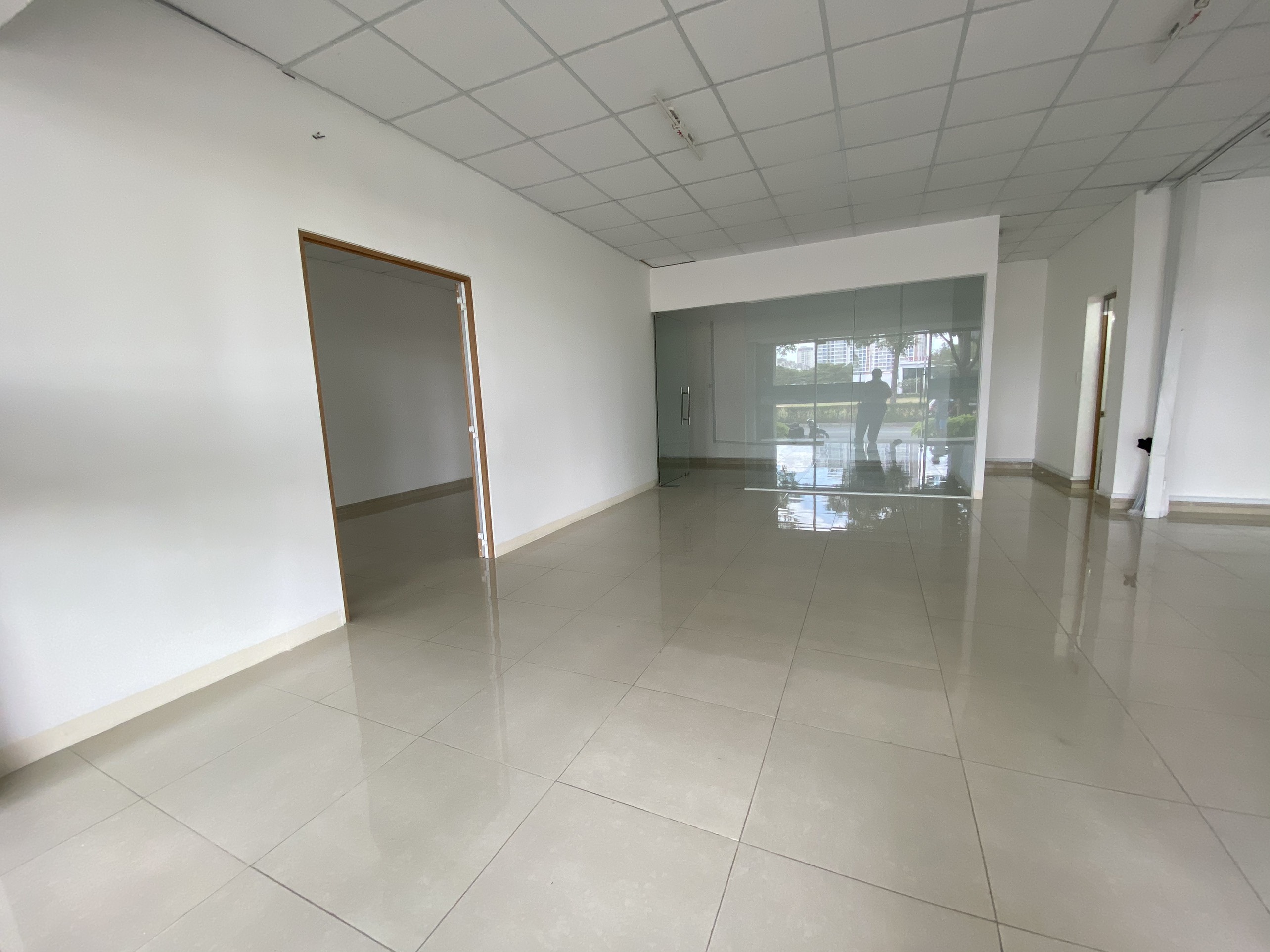 SHOPHOUSE STARHILL IN PHU MY HUNG FOR RENT- TAN PHU WARD- DISTRICT 7 1