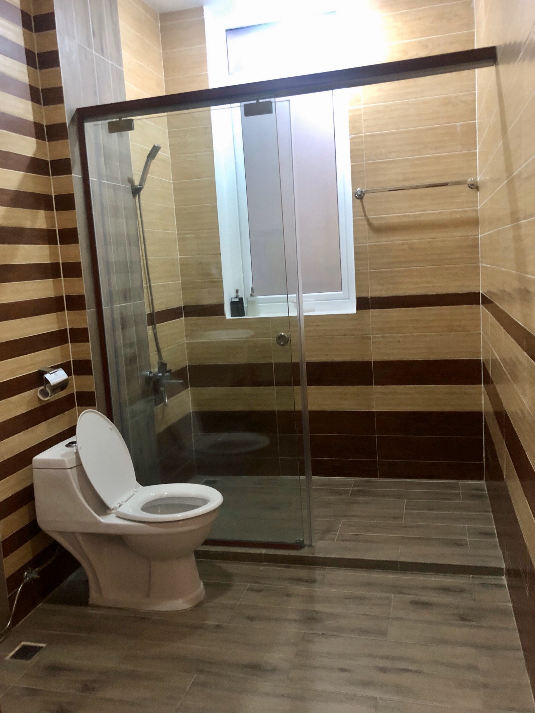 CẦN CHO THUÊ CĂN GÓC NHÀ PHỐ KINH DOANH DIAMOND SPA HƯNG GIA 4 ĐƯỜNG PHAN KHIÊM ÍCH VÀ BÙI BẰNG ĐOÀN 11