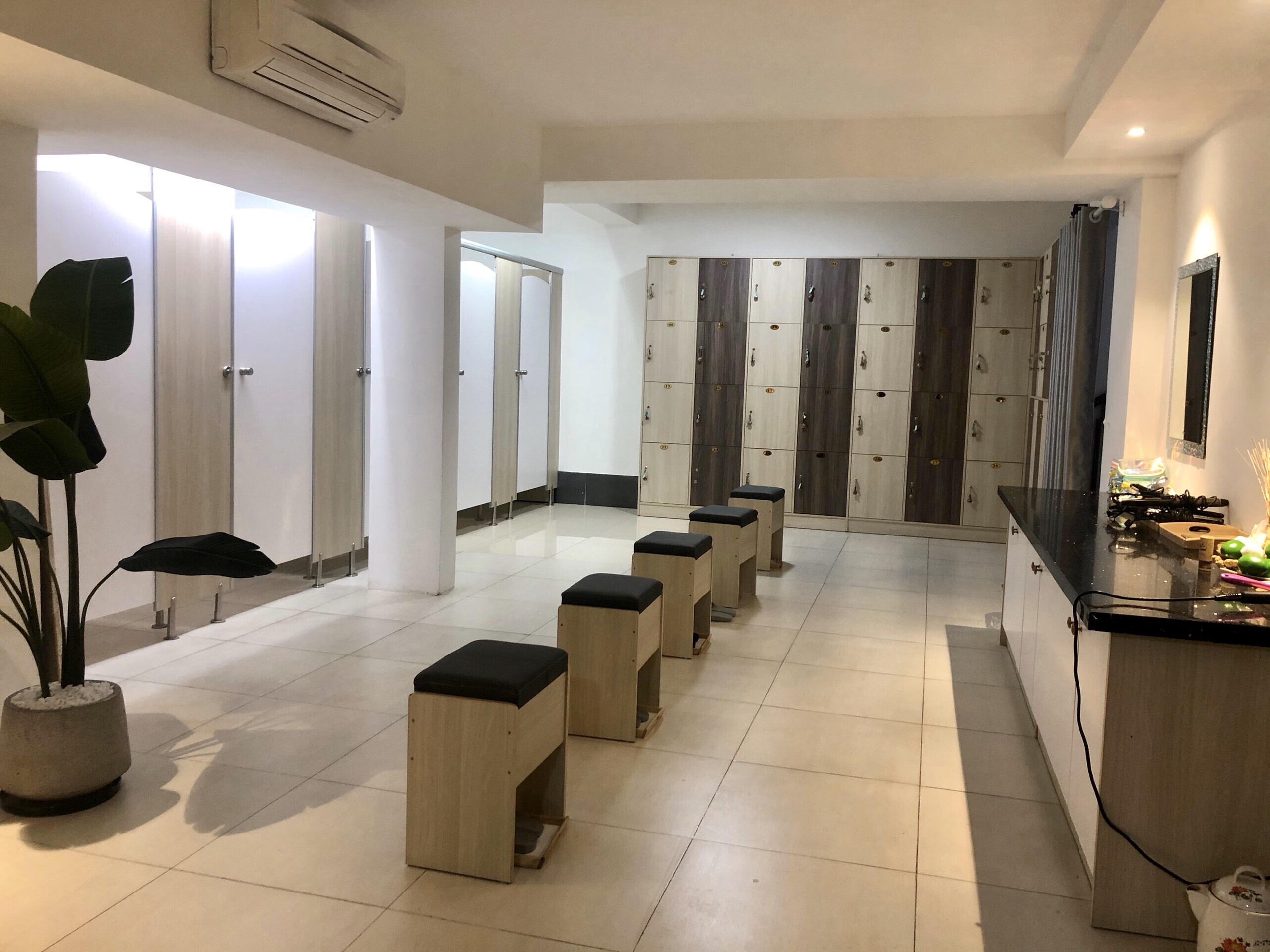 CẦN CHO THUÊ CĂN GÓC NHÀ PHỐ KINH DOANH DIAMOND SPA HƯNG GIA 4 ĐƯỜNG PHAN KHIÊM ÍCH VÀ BÙI BẰNG ĐOÀN 7