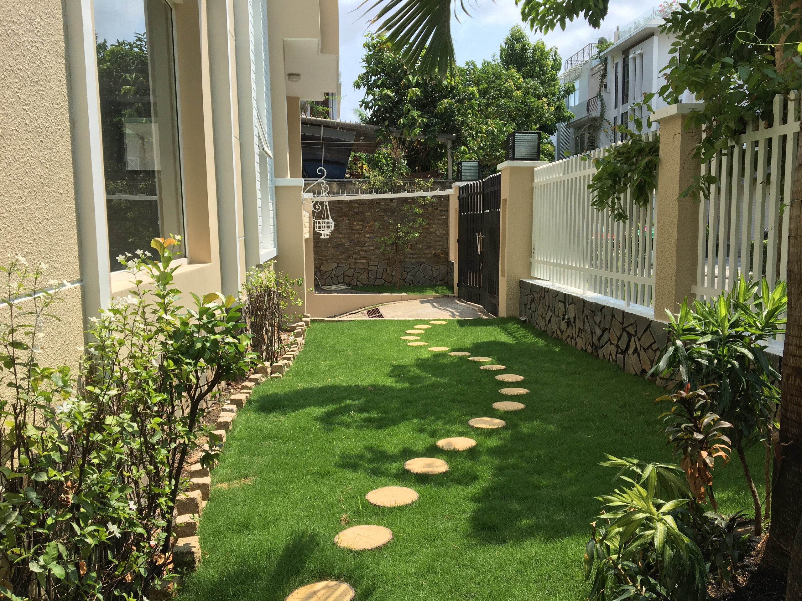 CHO THUÊ BIỆT THỰ NAM THÔNG 2 PHƯỜNG TÂN PHÚ QUẬN 7 7