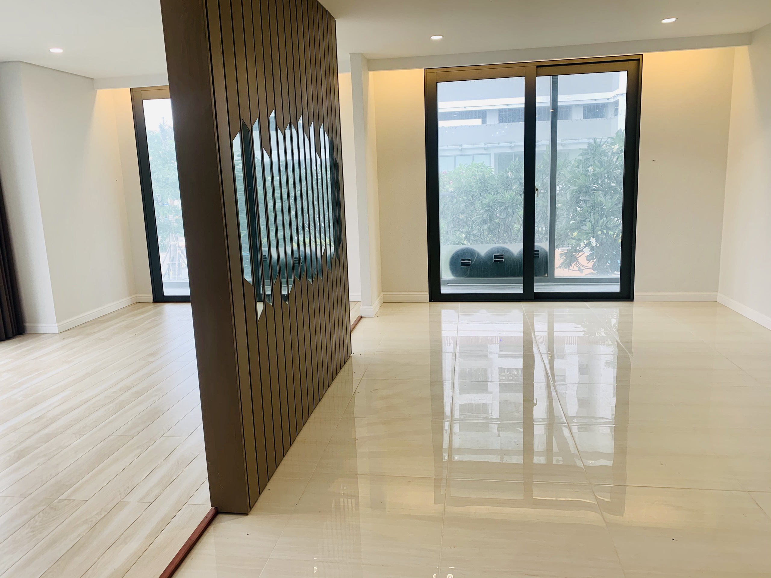 Cần bán gấp Shophouse Lux Garden Quận 7 9