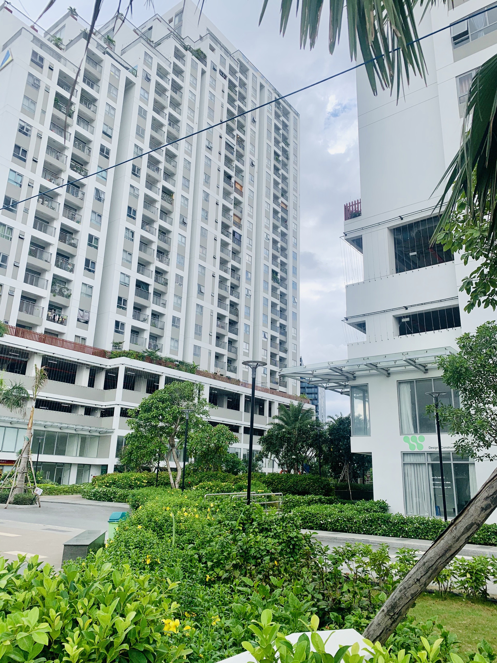 Cần bán gấp Shophouse Lux Garden Quận 7 8