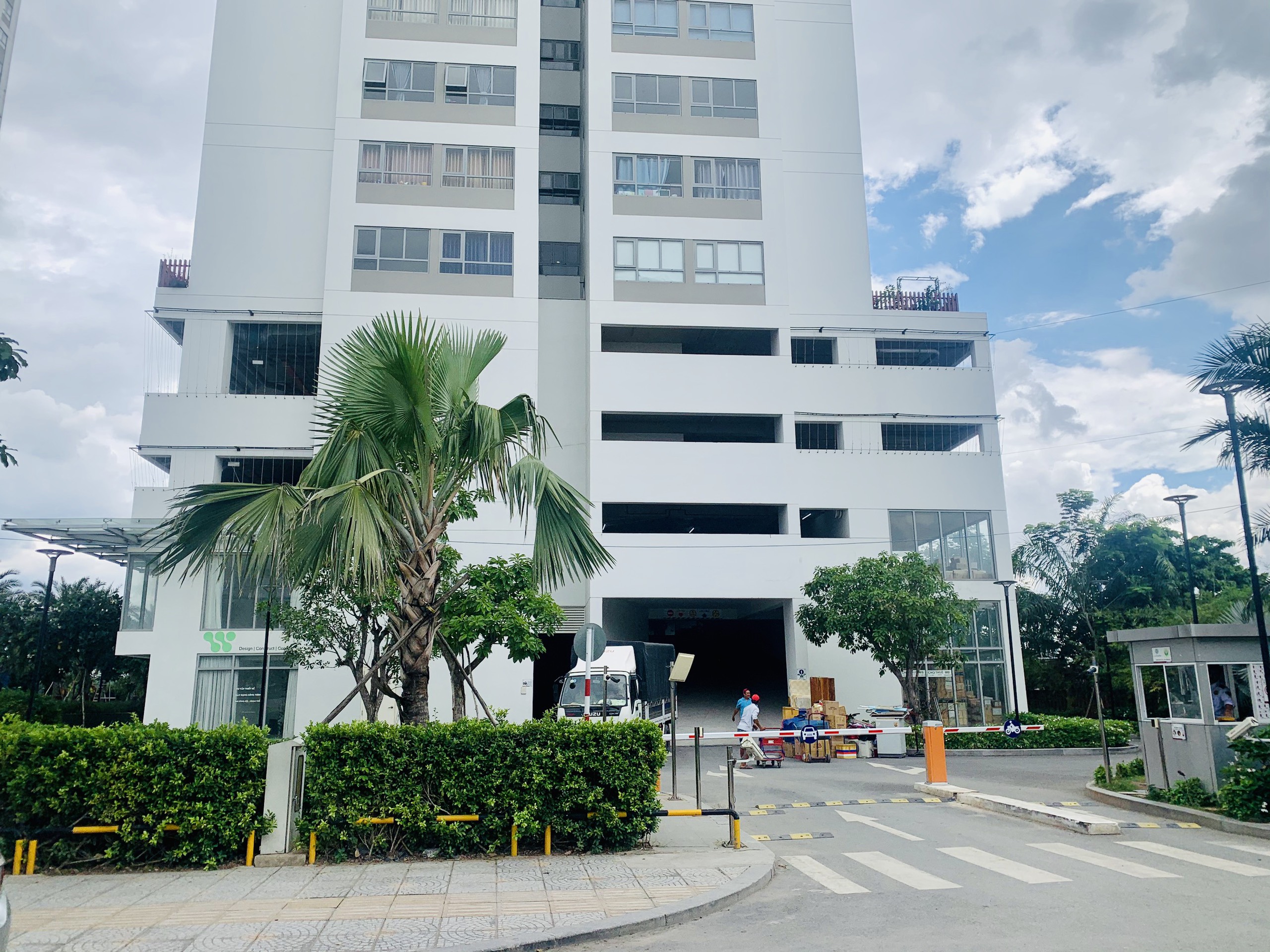 Cần bán gấp Shophouse Lux Garden Quận 7 4