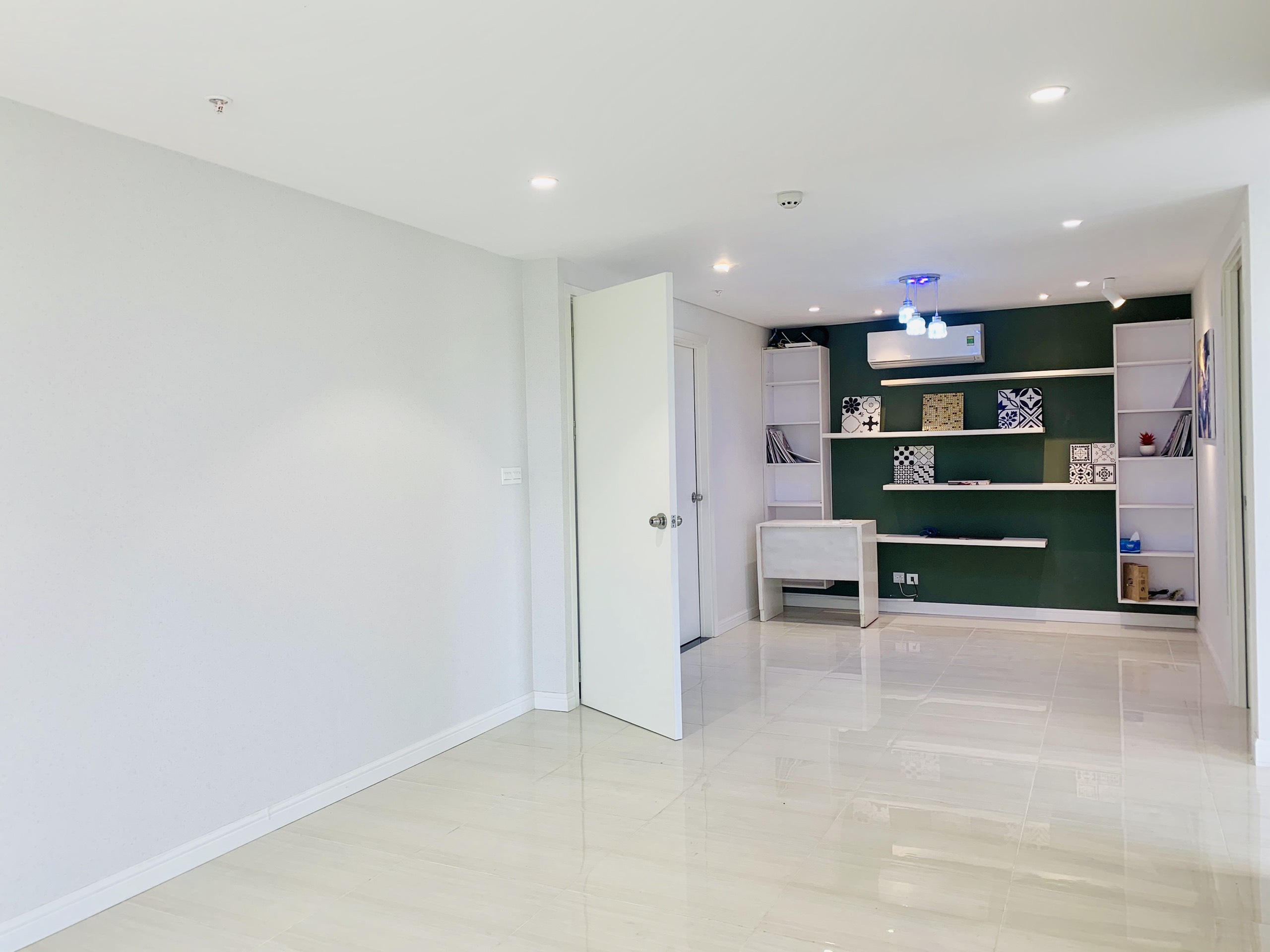 Cần bán gấp Shophouse Lux Garden Quận 7 1