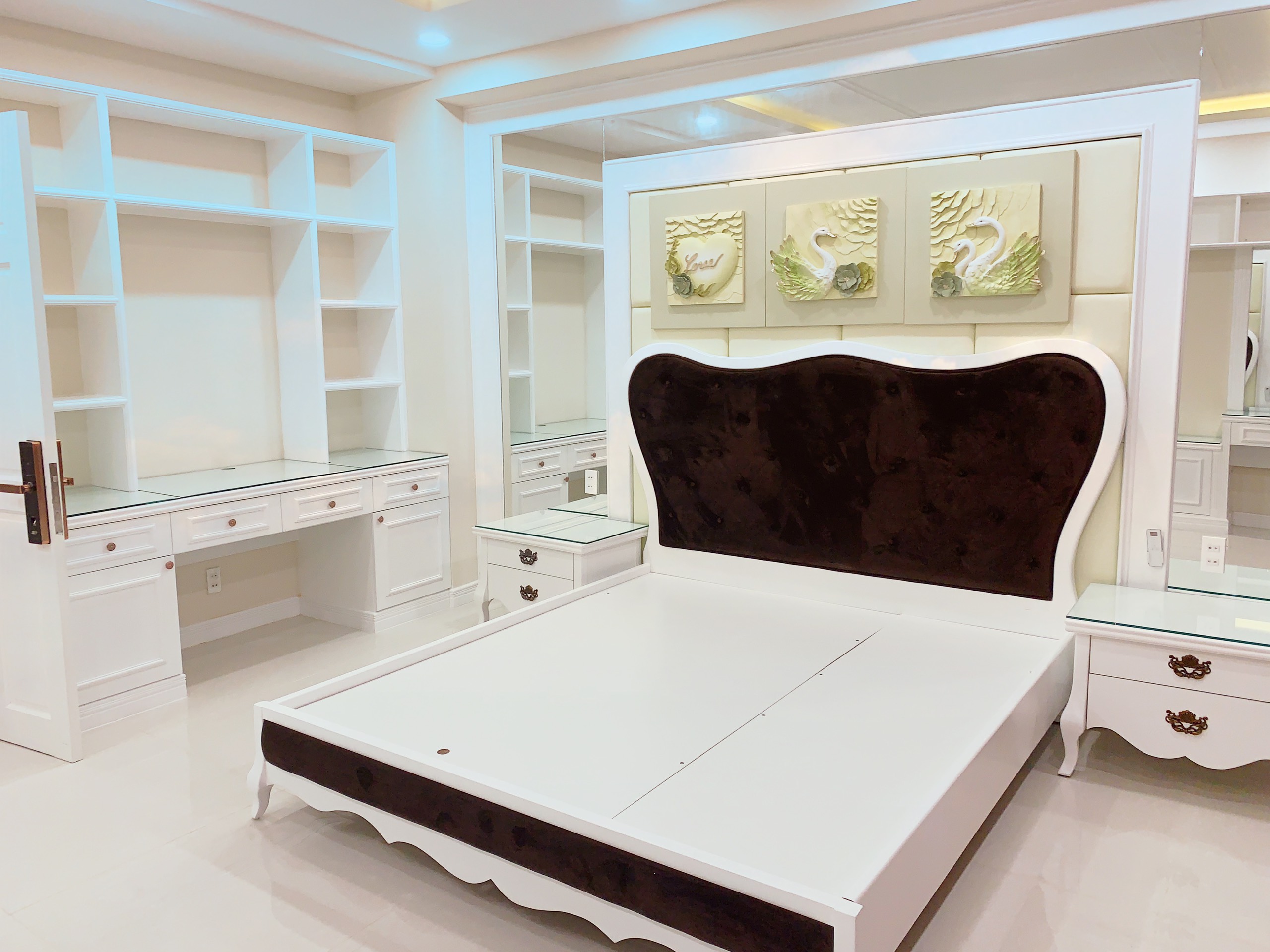 Cần Bán Nhanh Biệt Thự NineSouth khu cạnh sông lớn quanh năm thoáng mát 2