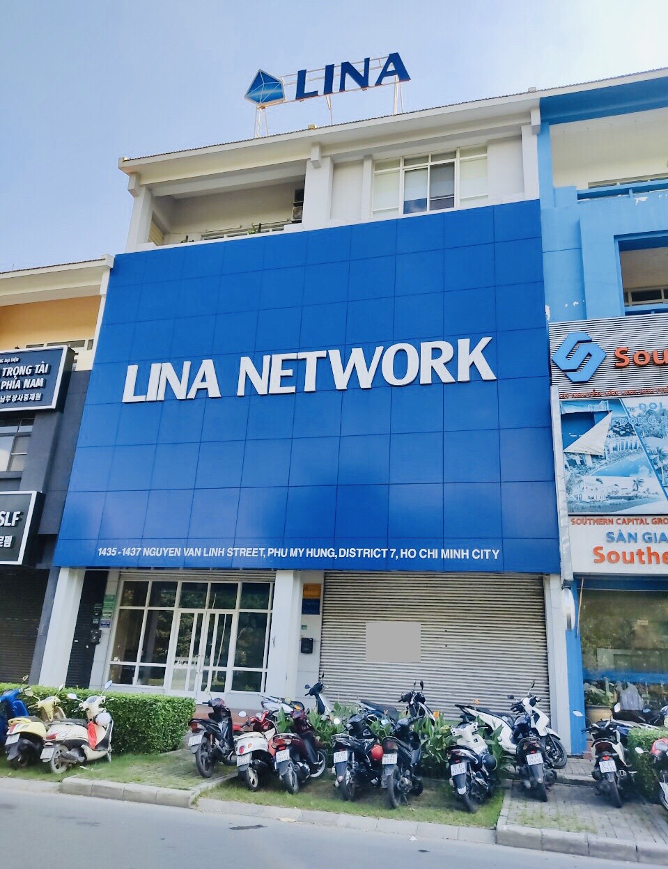 For Rent business townhouse in My Toàn 2 - Phu My Hung - District 7 4