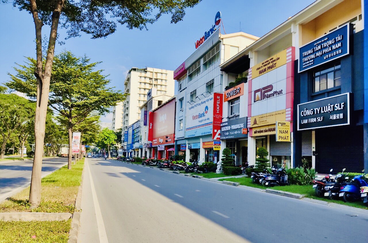 For Rent business townhouse in My Toàn 2 - Phu My Hung - District 7 3