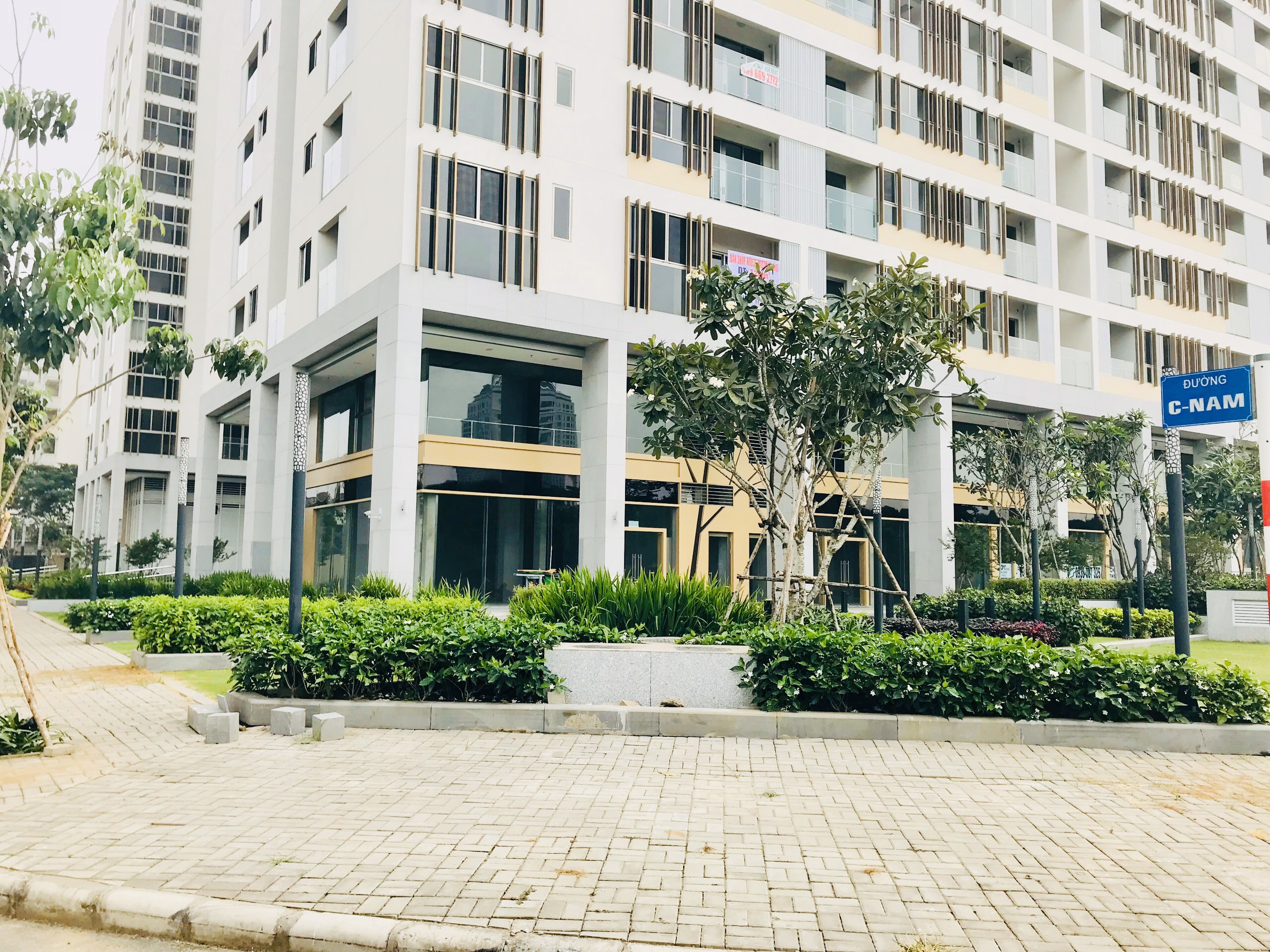 Bán Nhiều Shop Midtown Phú Mỹ Hưng Vị Trí Đẹp View Sông 1