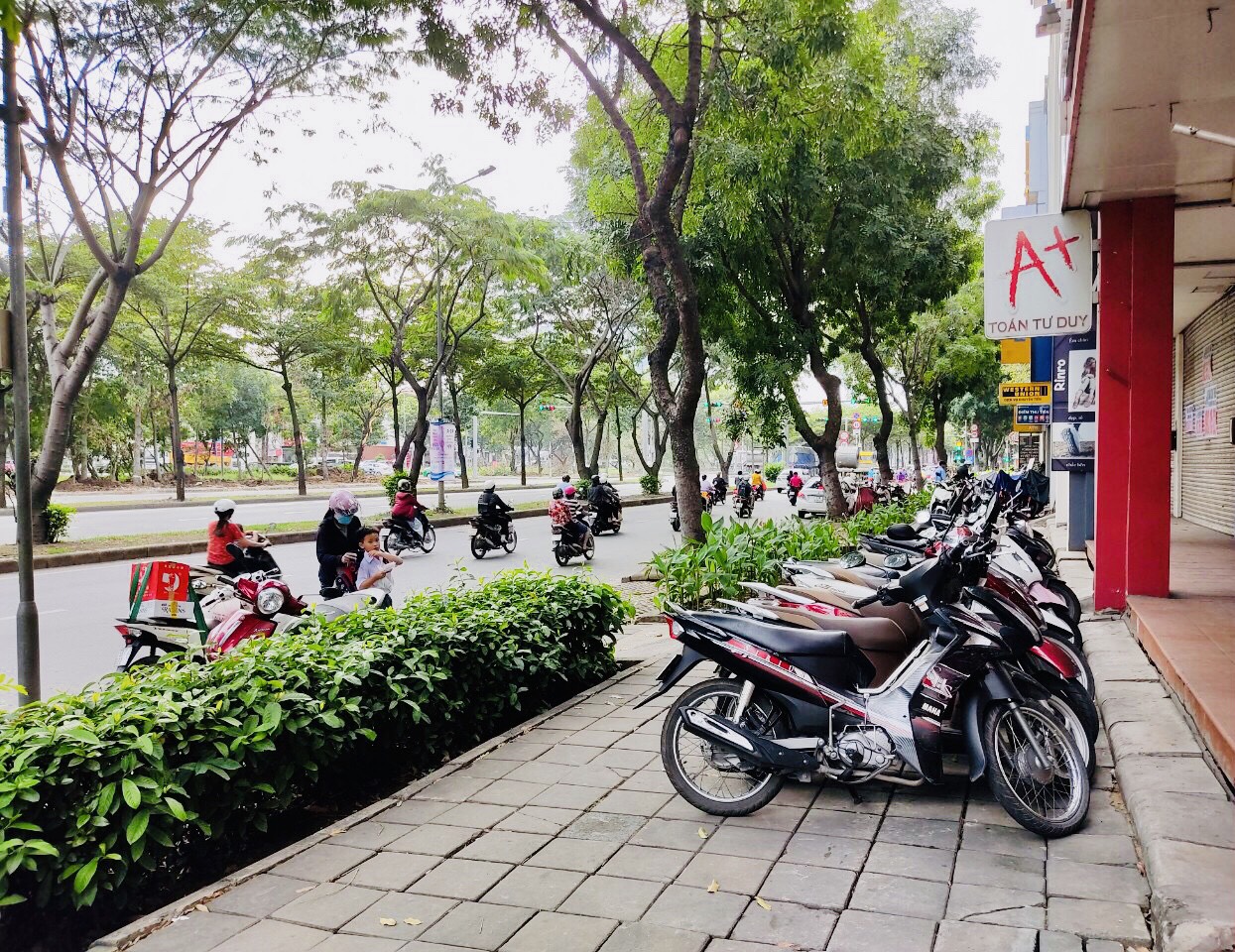 Cho thuê nhà phố thương mại góc công viên - Nguyễn Văn Linh - Phú Mỹ Hưng - Quận 7 2