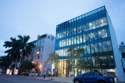 Cần Bán Toà Nhà Văn Phòng, Đường Tân Phú Quận 7