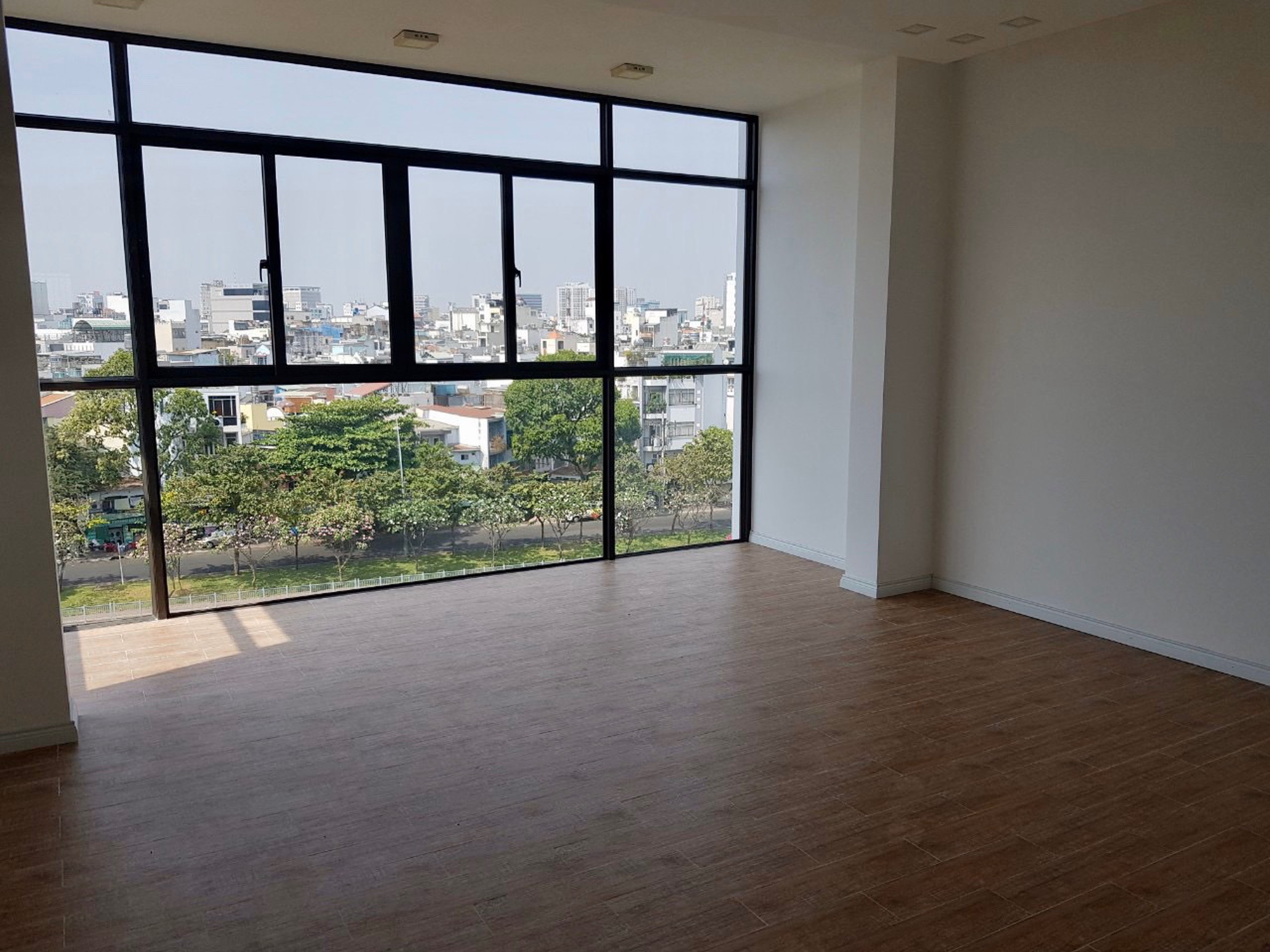 Cần Cho Thuê Gấp Nhà Phố Đường  Hoàng Sa- Tân Định - Quận 1 6