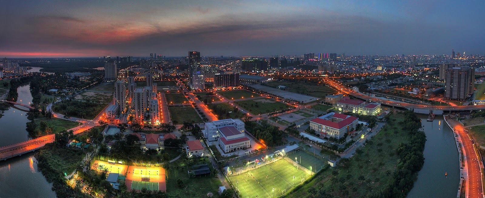 Cần bán biệt thự căn góc khu Nam Phú Mỹ Hưng Quận 7 1