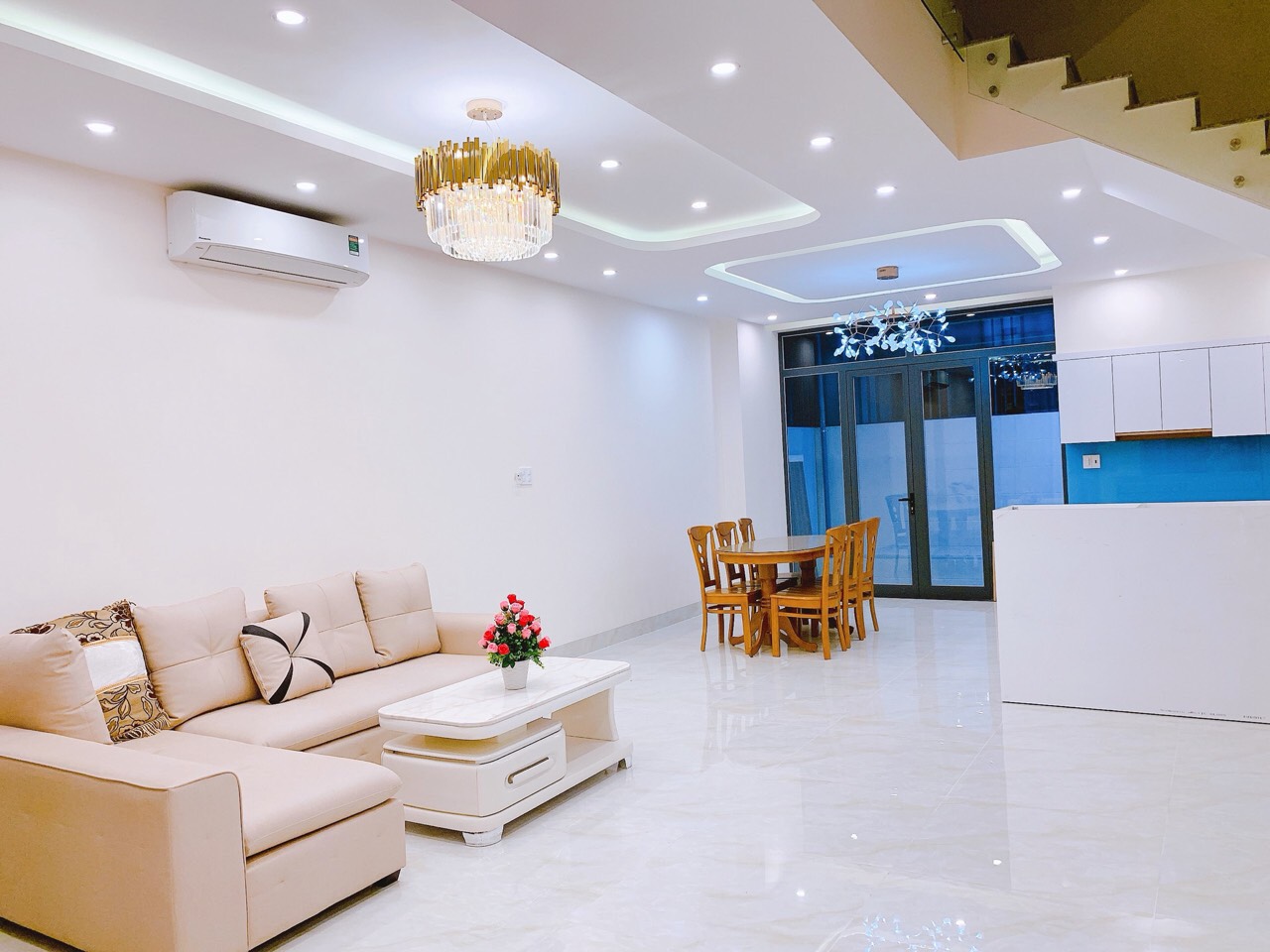 Cần Cho Thuê Nhà Phố Vườn LaViLa Kiến Á - Nguyễn Hữu Thọ