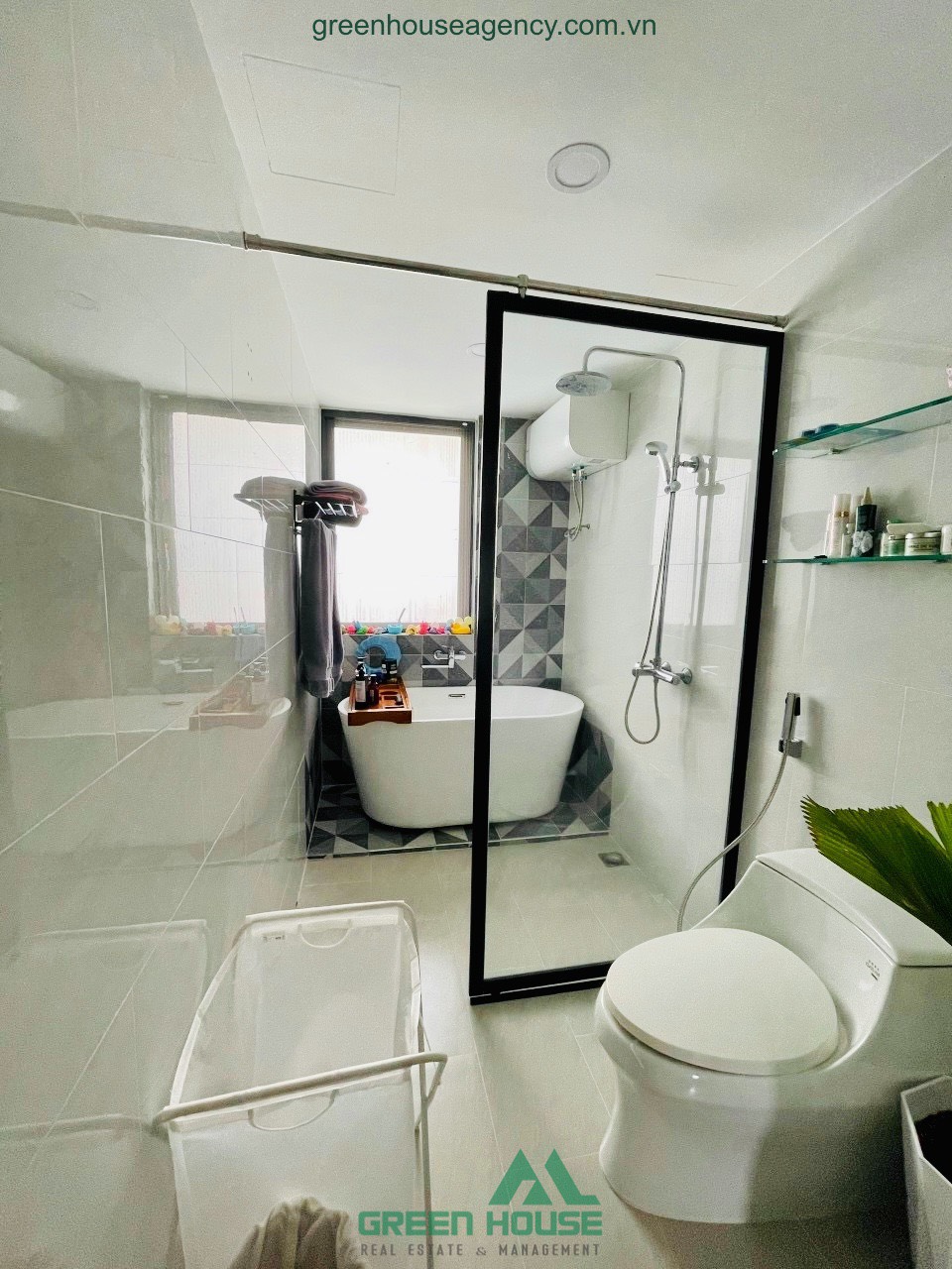 For Rent Panorama Phu My Hung apartment in District 7. Nice house, good price, see the house 24/7 1